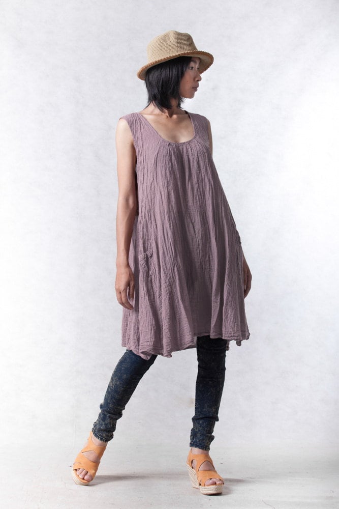 No.19 Ärmelloses Gefaltetes Front-A-Linien-Tunika-Oberteil Für Frauen, Naturfaser-Flexible Baumwolle Beiläufiges Lockeres Tunika-Kleid in Flieder von JoozieCotton