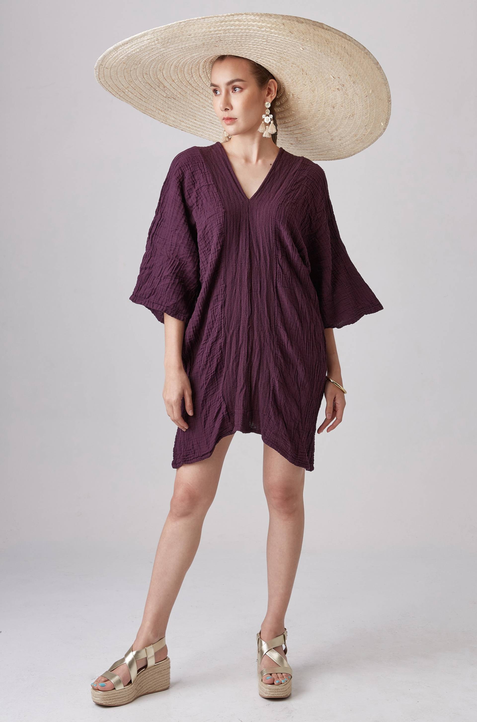 No.238 Kaftan Für Frauen Mit Drei Vierteln Vertikal Gestreiftem Detail V-Ausschnitt, Cover Up Kaftan, Naturfaser Flexibles Baumwollkleid in Lila von JoozieCotton