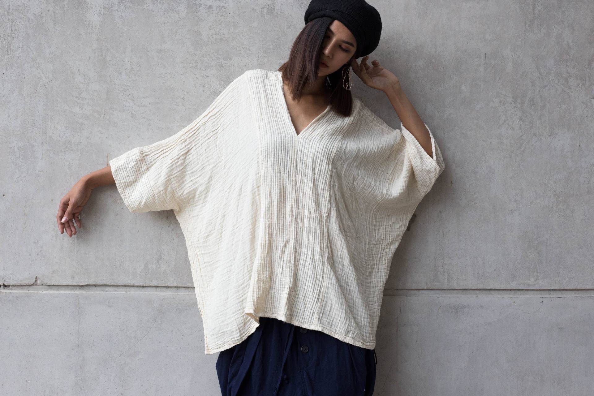 No.276 Frauen Kaftan Top Mit V-Ausschnitt, Lockeres Lässiges Sommer Top, Naturfaser Flexible Baumwolle Bademode in Creme von JoozieCotton