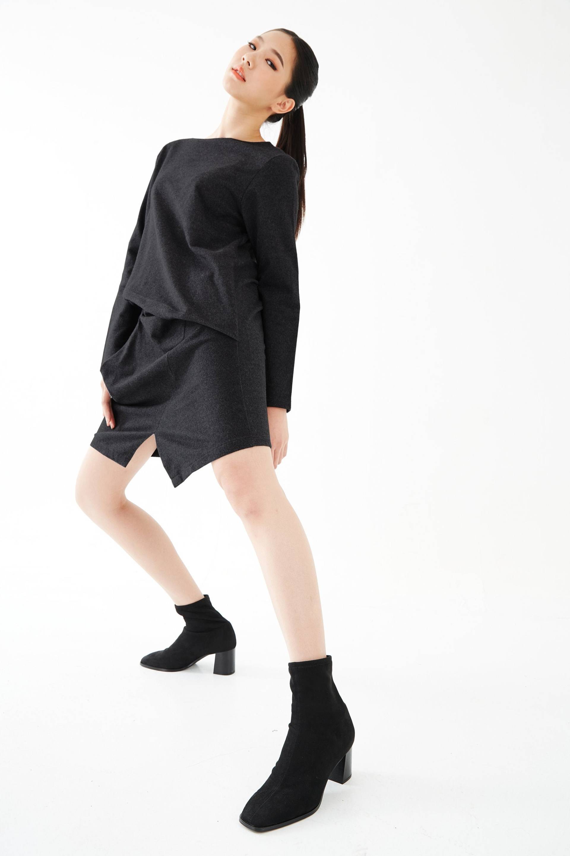 No.284 Damen U-Boot-Ausschnitt, Langärmelige Fronttasche, Lässiges Frontschlitzkleid in Schwarz von JoozieCotton