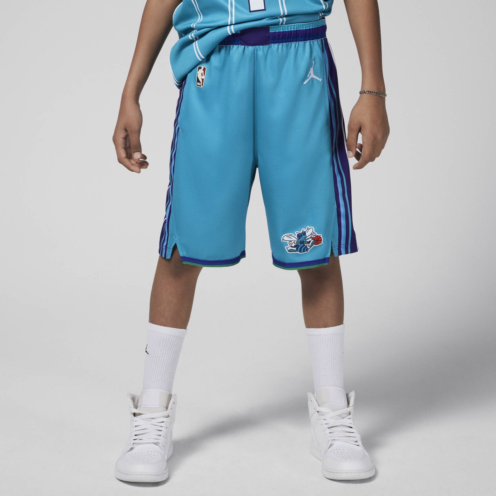 Charlotte Hornets 2023/24 Hardwood Classics Jordan Dri-FIT NBA Swingman Shorts für ältere Kinder (Jungen) - Blau von Jordan