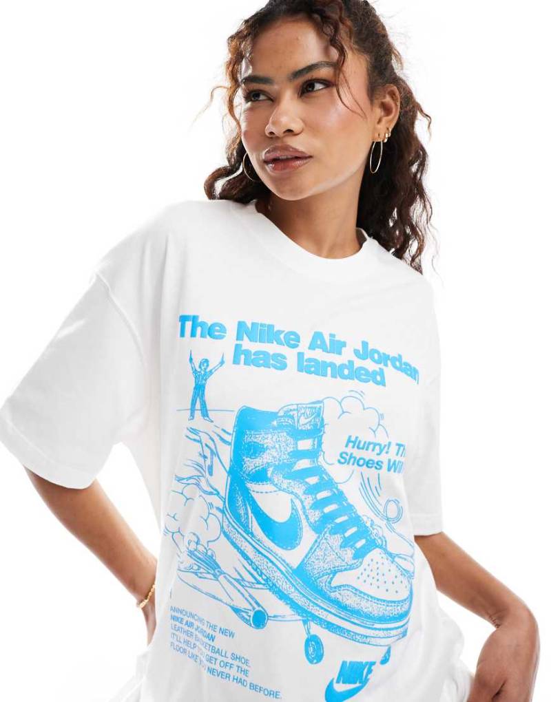 Jordan - T-Shirt in Weiß mit blauer Sneaker-Grafik von Jordan