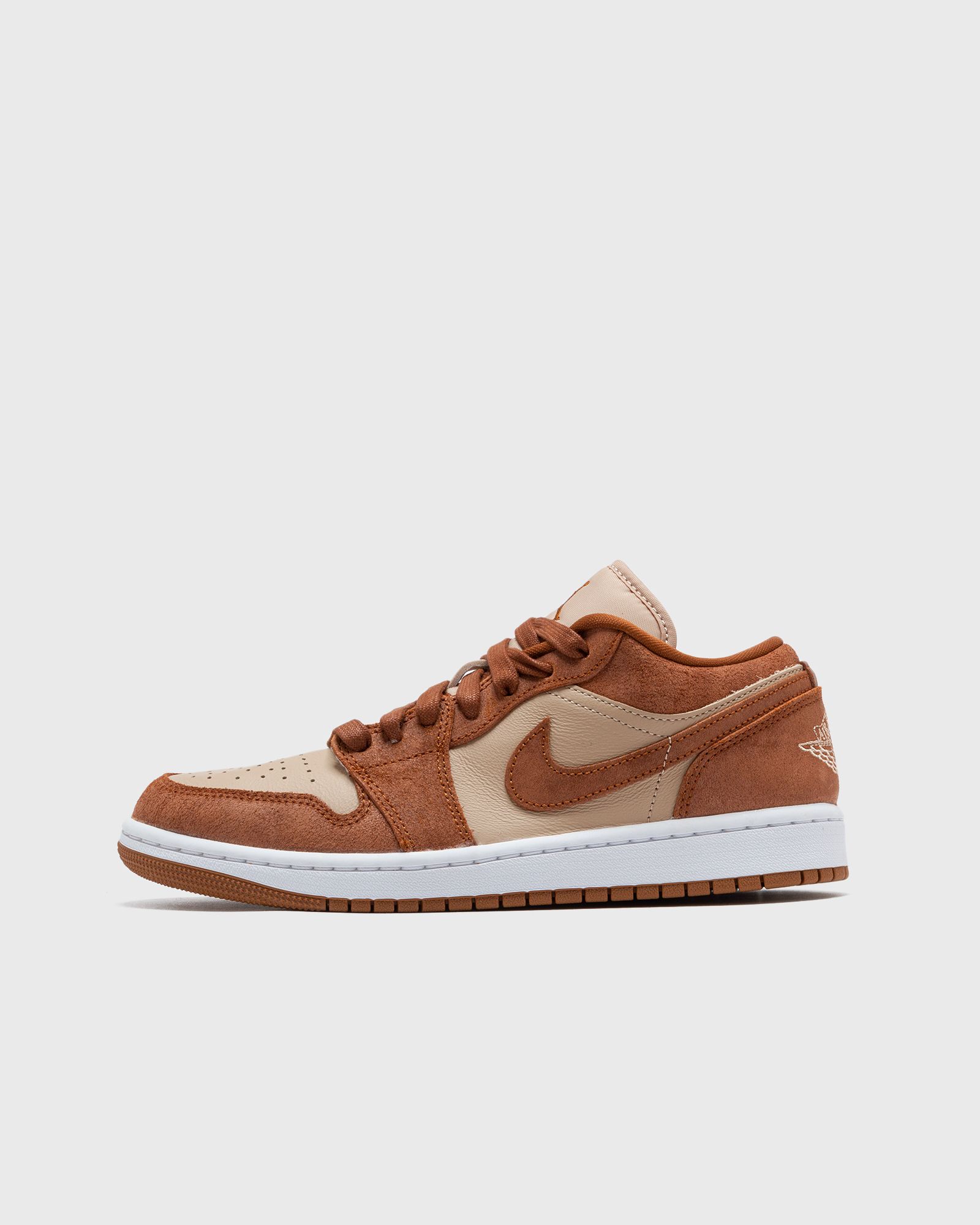 Jordan WMNS AIR JORDAN 1 LOW SE men Lowtop brown in Größe:38 von Jordan