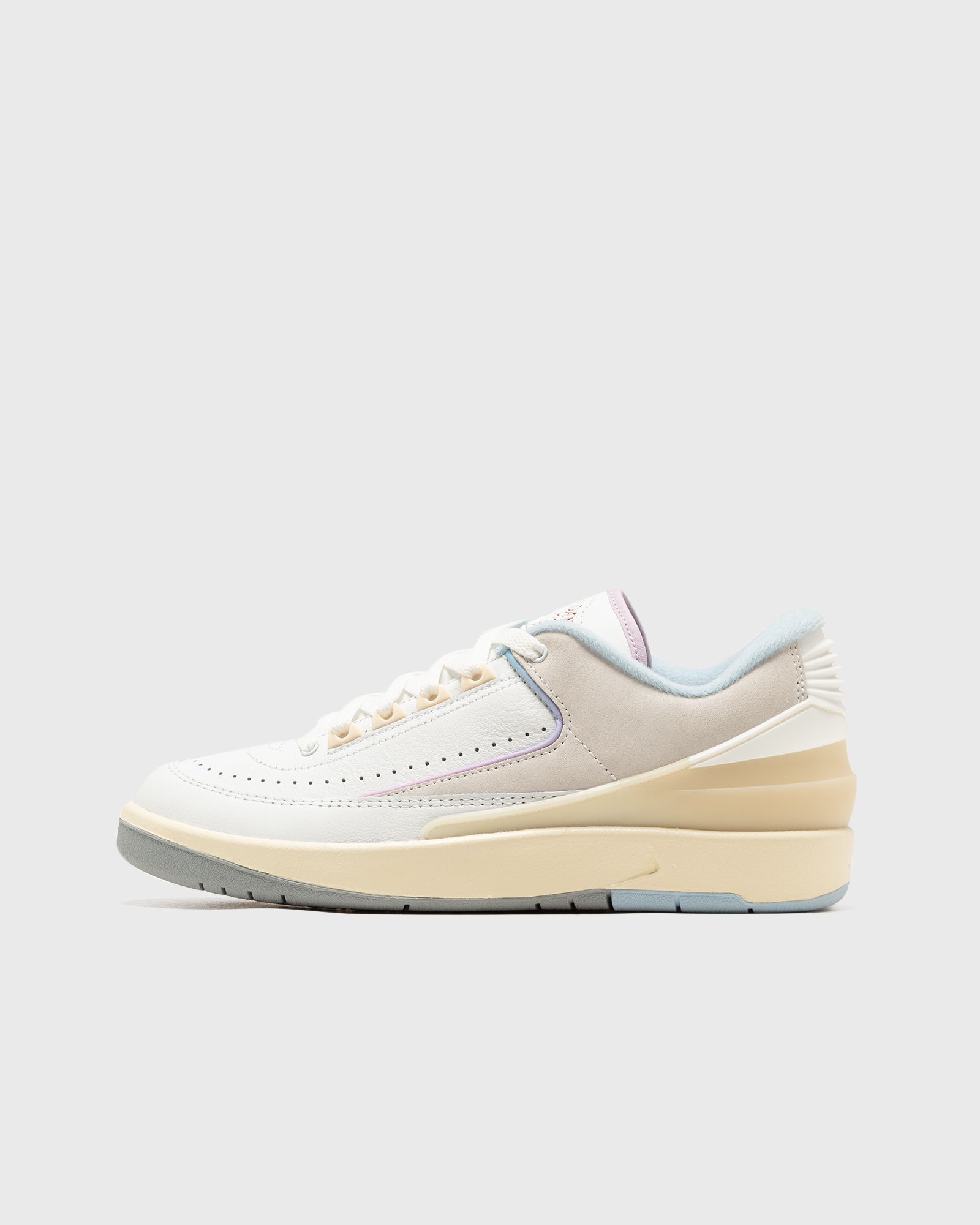 Jordan WMNS AIR JORDAN 2 RETRO LOW "LOOK, UP IN THE AIR" men Basketball|Lowtop white|beige in Größe:40,5 von Jordan