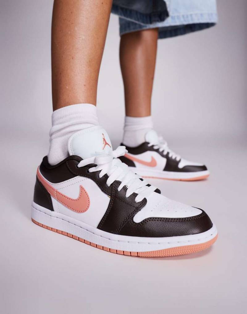 Nike - Air Jordan 1 Low - Sneaker in Braun und Rosa-Weiß von Jordan
