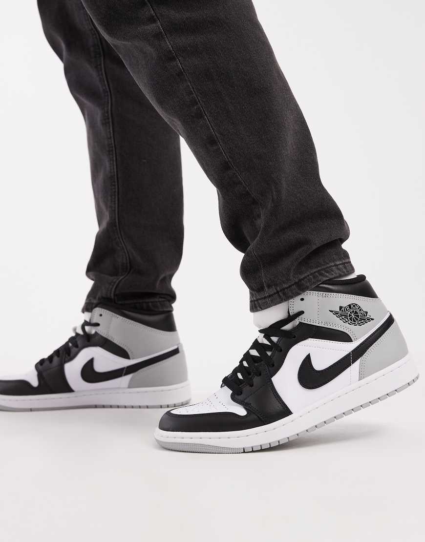 Nike - Air Jordan 1 Mid - Sneaker in Weiß und Schwarz von Jordan