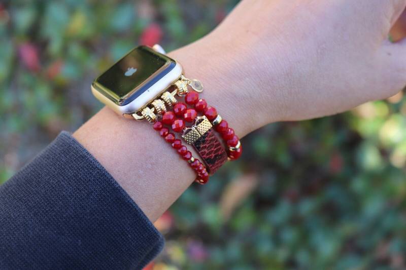 Perlen Apple Watch Band/Schlangenleder 38mm 40mm 41mm Smart Stretch Armband Leder Magnetisch Farbwähler Geschenke Her von JordynJamesCo
