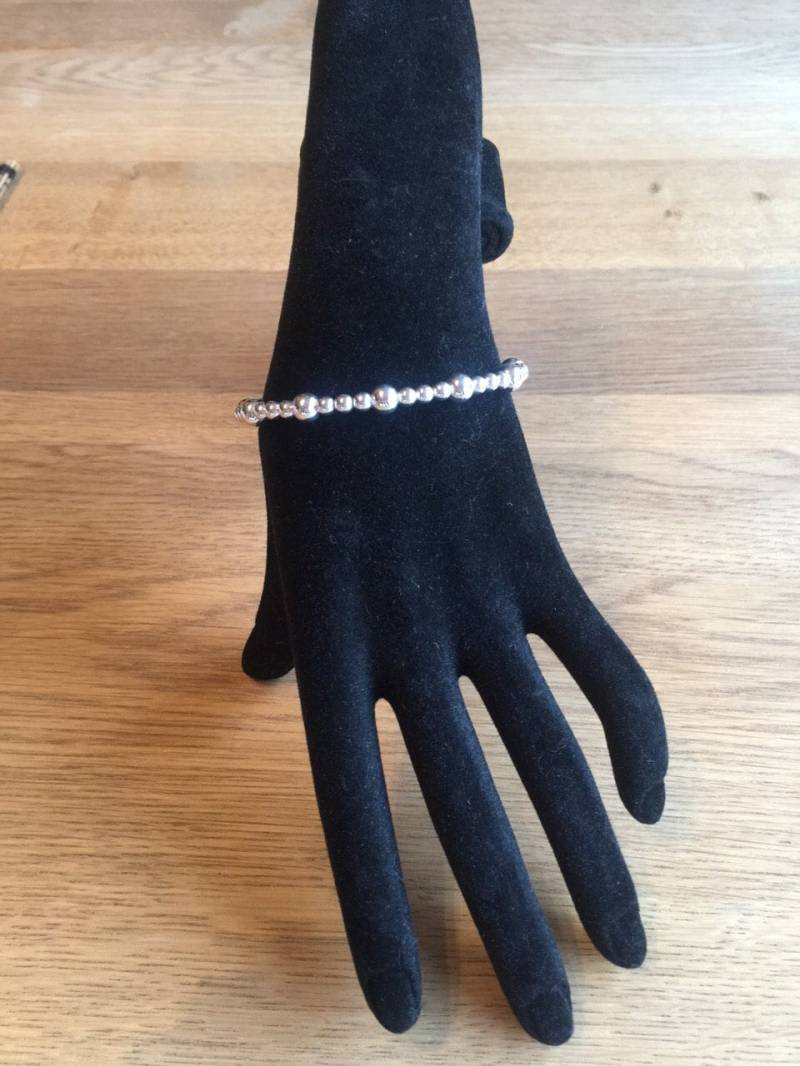 sterling Silber Bead Armband Mit Mittleren Und Großen Perlen sterling Silber Bead Armband Mit Mittleren Und Großen Perlen von JorjaJewels