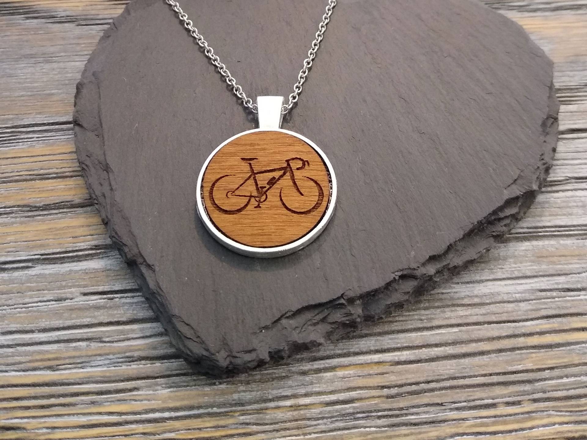 Fahrrad Halskette, Holz Anhänger, 5. Jahrestag Hochzeitsgeschenk, Geschenk Für Sie von JorvikWood