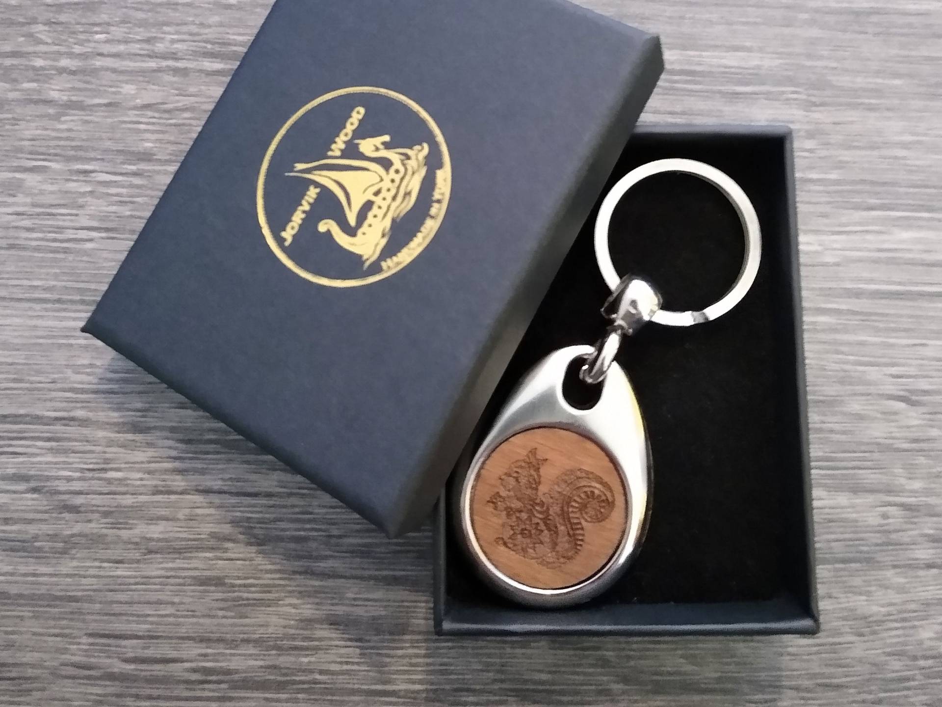 Personalisierte Eichhörnchen Design Schlüsselanhänger, Custom Keychain von JorvikWood