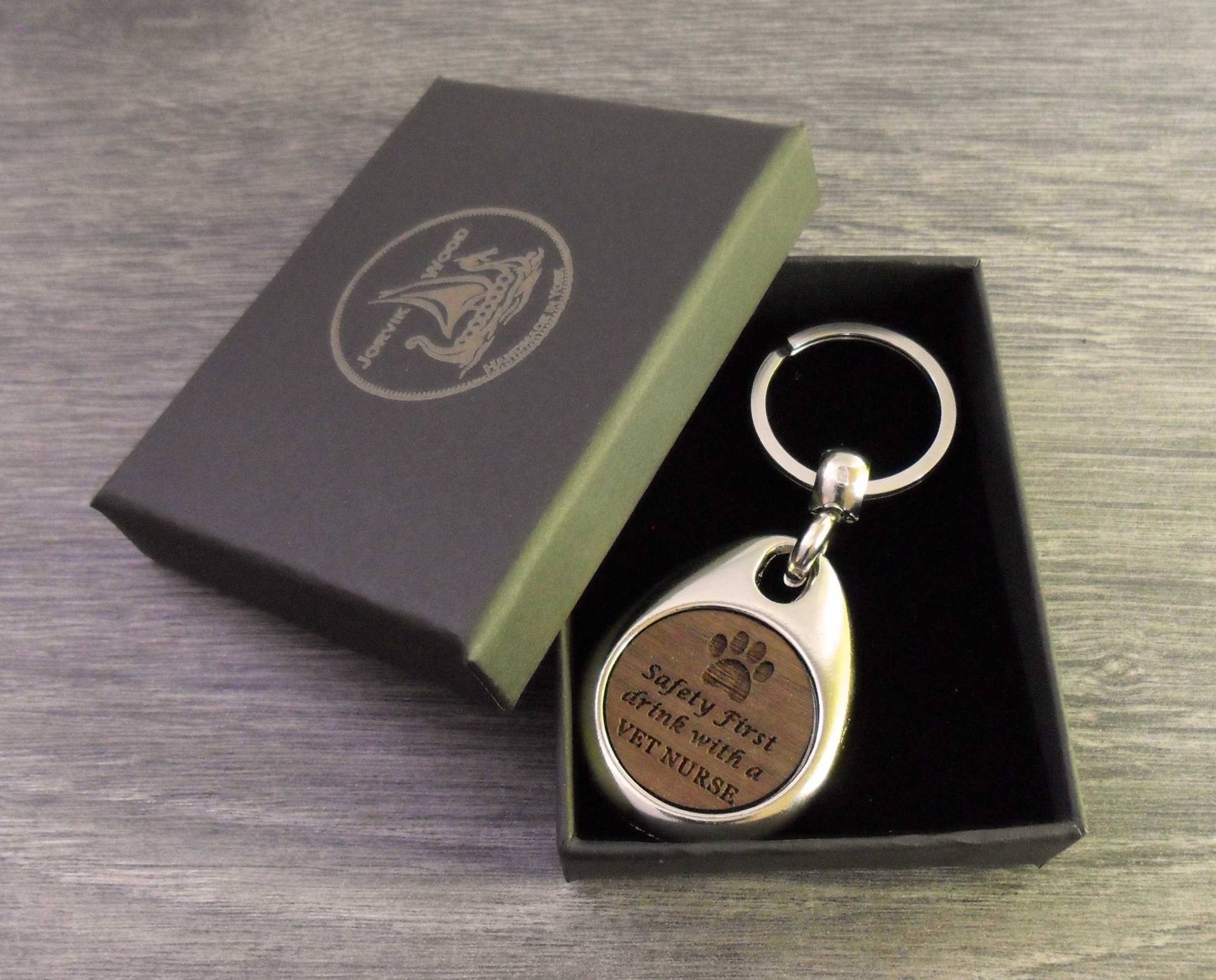 Personalisierte Lustige Tierarzt Krankenschwester Design Schlüsselanhänger, Individuell Graviert von JorvikWood
