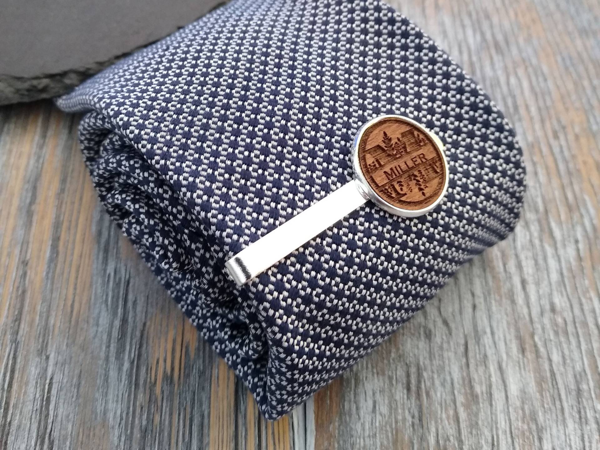 Personalisierte Monogramm Krawattenklammer, Krawattenklammer Aus Holz, Hochzeitsgeschenk Zum 5 von JorvikWood