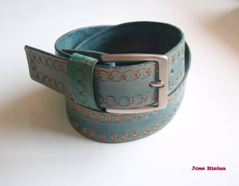 4 cm Blauer Gestanzter Ledergürtel 4 cm Blauer Gestanzter Ledergürtel von JoseBielsa