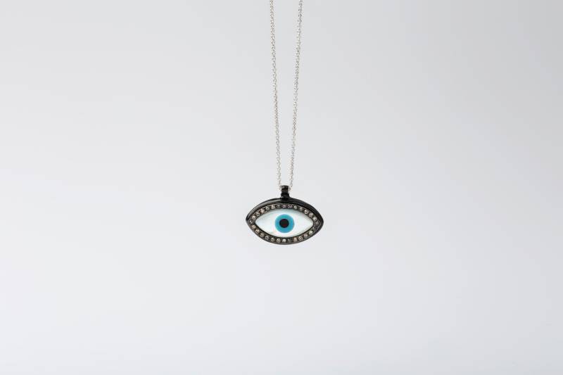 Evil Eye 18K Weißgold-Halskette - Handgefertigtes Design Mit 0.25Ct Weißem Diamant Elfenbein-Basis Rote, Schwarze Und Weiße Emaille-Details von Josefhjewelery