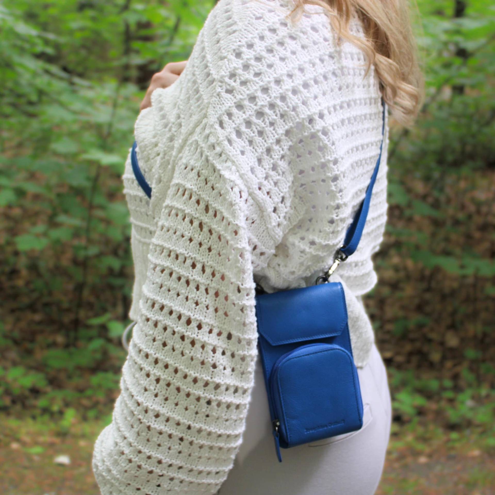 Handytasche Leder Umhängetasche Zum Umhängen Handyhülle Mit Airpods Täschchen | 100 von JosephineOsthoff