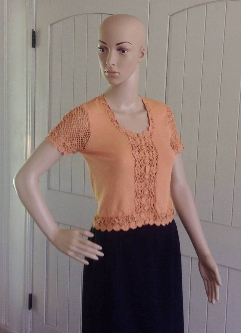 Anne Klein Kurzarm Sable Color Pullover Mit Gehäkelter Spitze von Josephinewardrobe