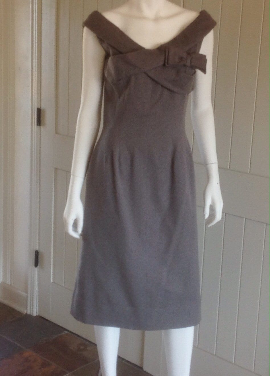 Vintage 1960Er Grau 100% Vergin Wolle, Ärmel, Maßgeschneidertes Cocktail/Partykleid von Josephinewardrobe