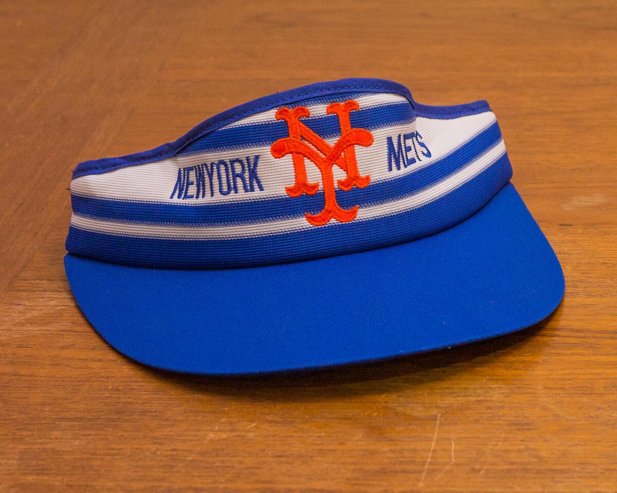 1980S New York Mets Verstellbares Visier - Ungetragen 1980S New York Mets Verstellbares Visier - Ungetragen von JoshRickun