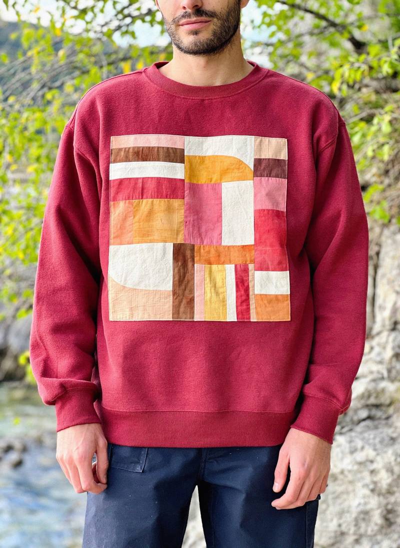 Handgefertigtes Patchwork-Sweatshirt - Natürliche, Pflanzliche Farbstoffe Einzelstück Warmer Mischpullover Handgefertigter Patchwork-Pullover Handgefertigtes Patchwork-Sweatshirt - Natürliche, Pflanzliche Farbstoffe Einzelstück Warmer Mischpullover Handgefertigter Patchwork-Pullover von JosieCreas