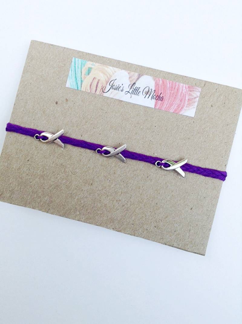 Brustkrebs-Bewusstseins-Armband/Bewusstsein Armband Krebs Band Cancer Awareness Freundschaftsarmband Lila von JosiesLittleMocha