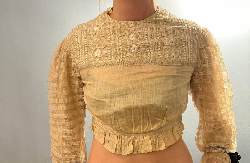 1900 Beige Und Schwarz Besticktes Top True Vintage Größe S 1900 Beige Und Schwarz Besticktes Top True Vintage Größe S von JosuDeJosusVintagesh