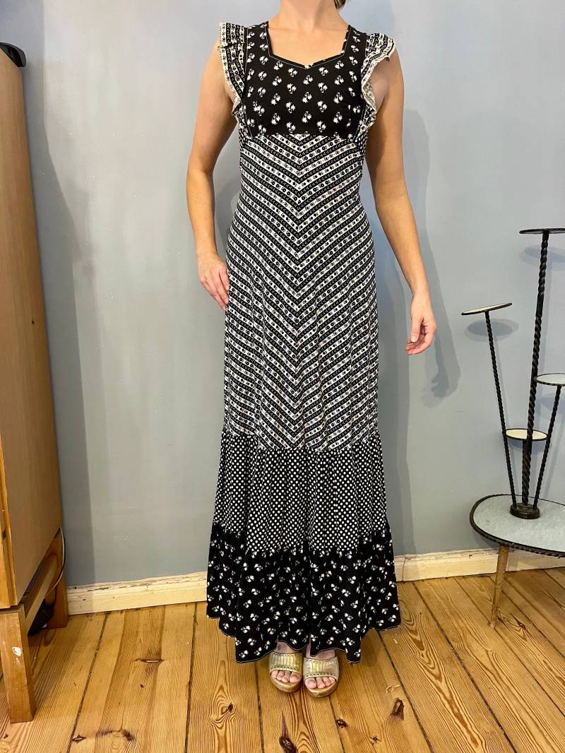Kleid Schwarz-Weiß 1960Er-70Er Jahre von JosuDeJosusVintagesh