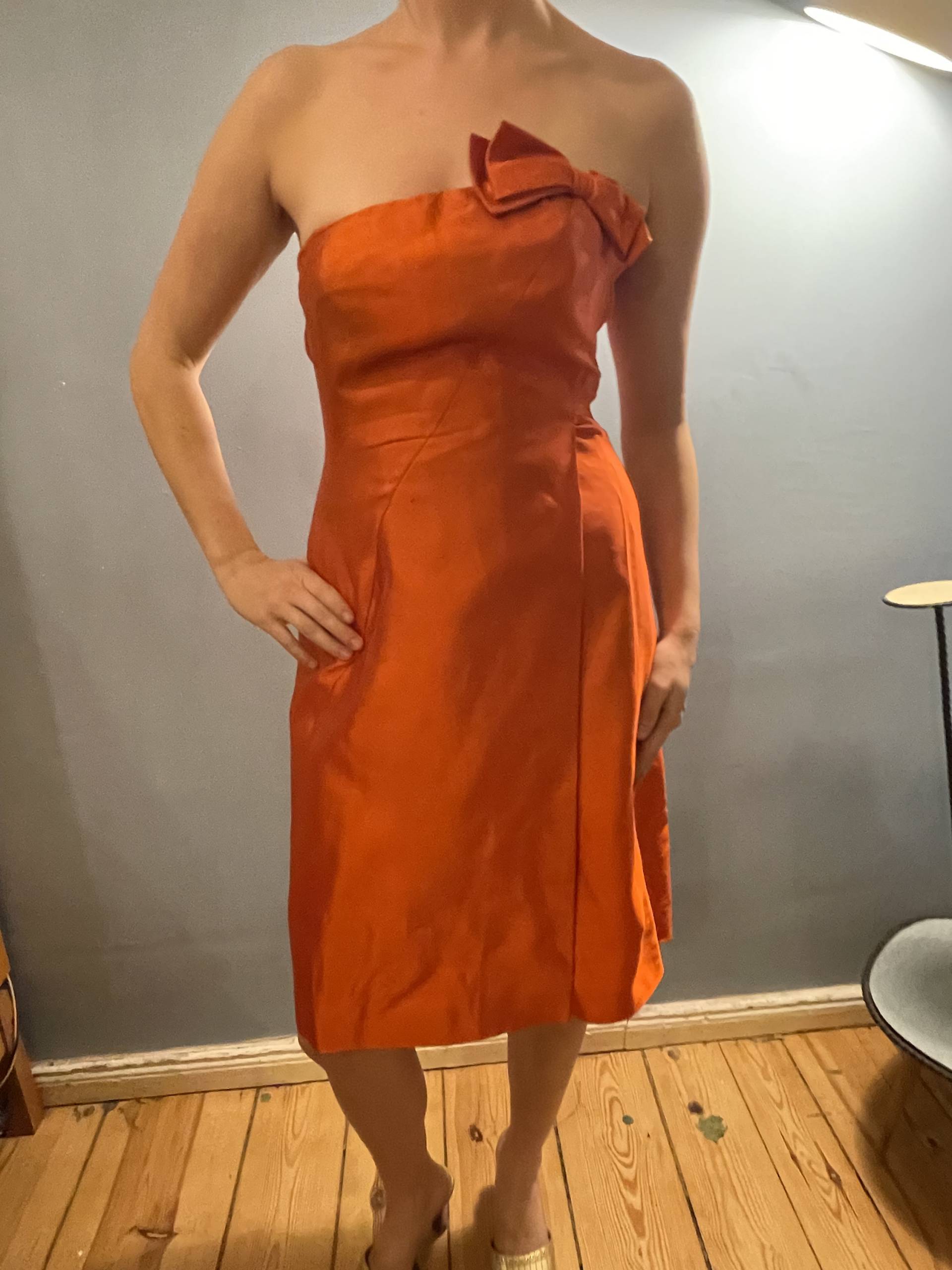 Oranges Kleid Hergestellt in Der Schweiz Marke Modele Gack Grösse M von JosuDeJosusVintagesh