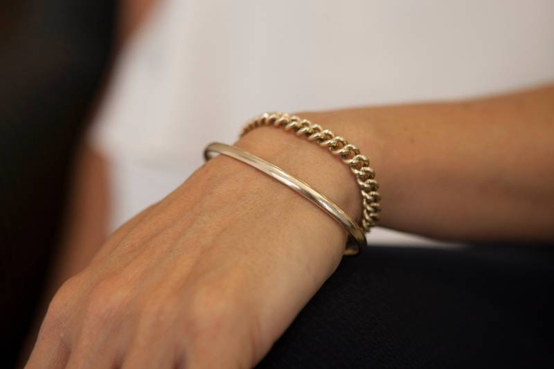 Cassidy 9 Karat Gold Elipse Armreif | Massiv 375 9K Cassidy 9 Karat Gold Elipse Armreif | Massiv 375 9K von Joulberry