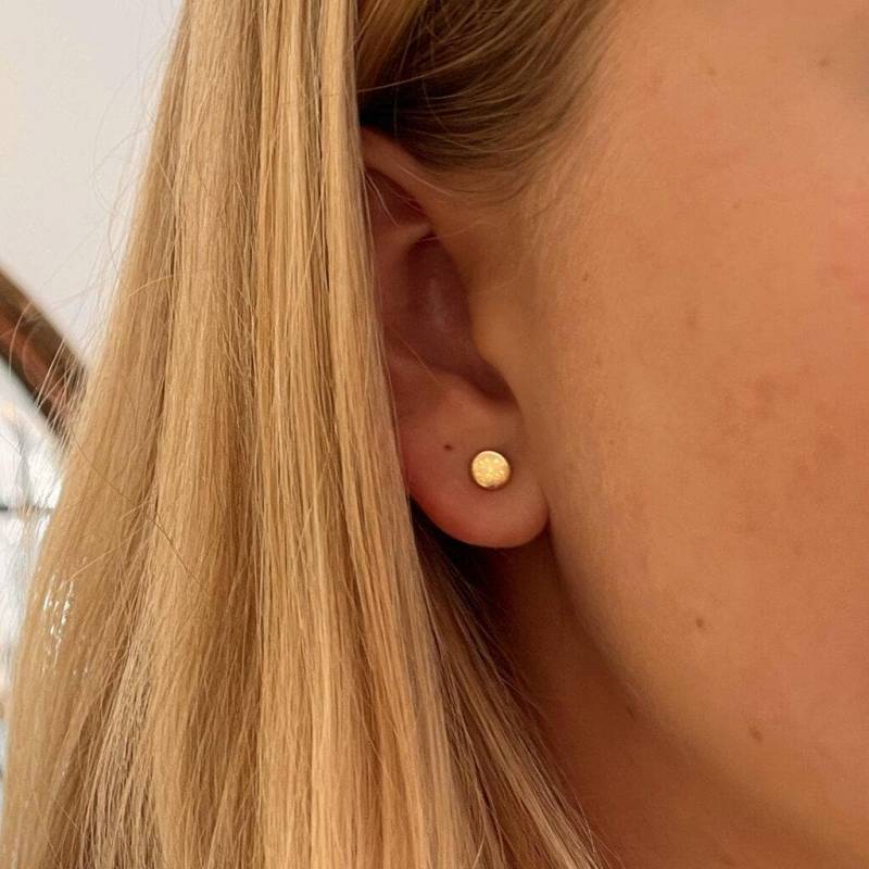 Madison Goldene Knopf Ohrringe | 9 Karat Massiv Gold 375 9K Madison Goldene Knopf Ohrringe | 9 Karat Massiv Gold 375 9K von Joulberry