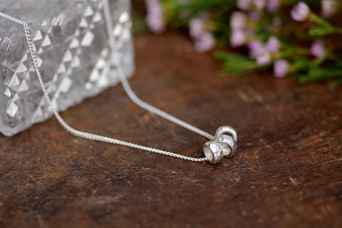 Madison Silber Luna Halskette | Sterling 925 Massiv Madison Silber Luna Halskette | Sterling 925 Massiv von Joulberry
