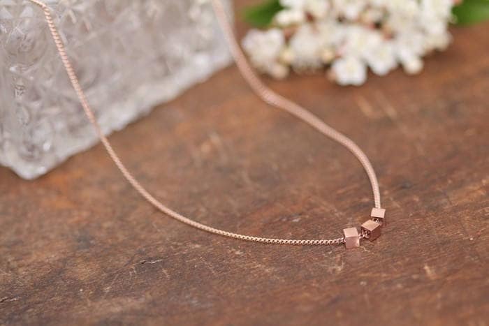 Nova Rosegold Würfel Halskette | 9 Karat Massives Roségold 375 9K Nova Rosegold Würfel Halskette | 9 Karat Massives Roségold 375 9K von Joulberry