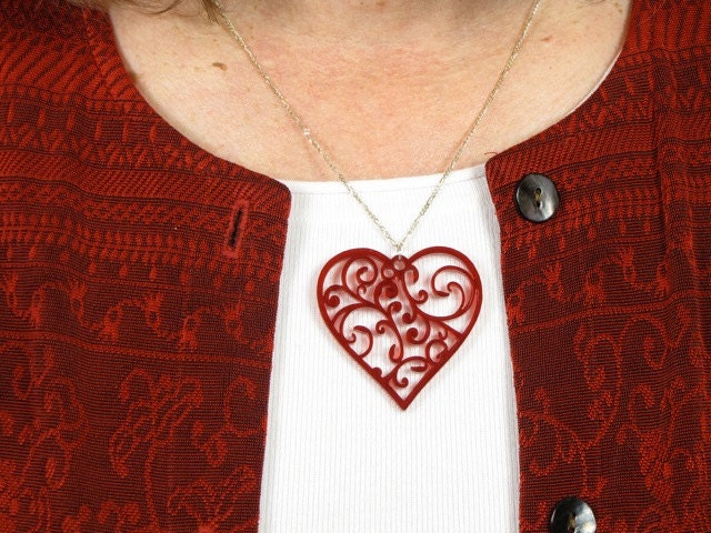 Valentine Rotes Herz Anhänger Für Halsketten Translucent Red "stained Glass" Acryl Herzen Mit Geschenkbox Valentine Rotes Herz Anhänger Für Halsketten Translucent Red "stained Glass" Acryl Herzen Mit Geschenkbox von JourneyProductions