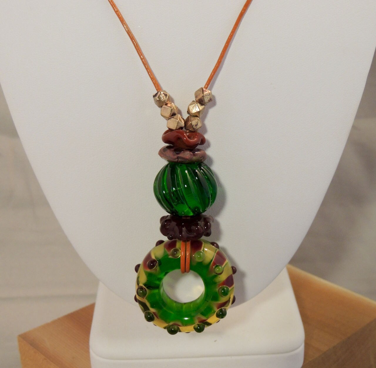 Artisan Glas Bead Halskette Mit 5 Handgefertigten Perlen Zu Lederband Artisan Glas Bead Halskette Mit 5 Handgefertigten Perlen Zu Lederband von JoyBeadzGlass