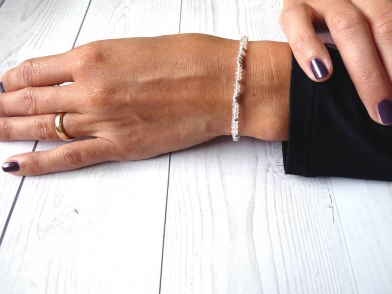 Bergkristall Und Silber Armband. Minimale Stein Geschenke Für Sie. Handgefertigte Armband Aus Ialino Quarz Nuggets von JoyElly