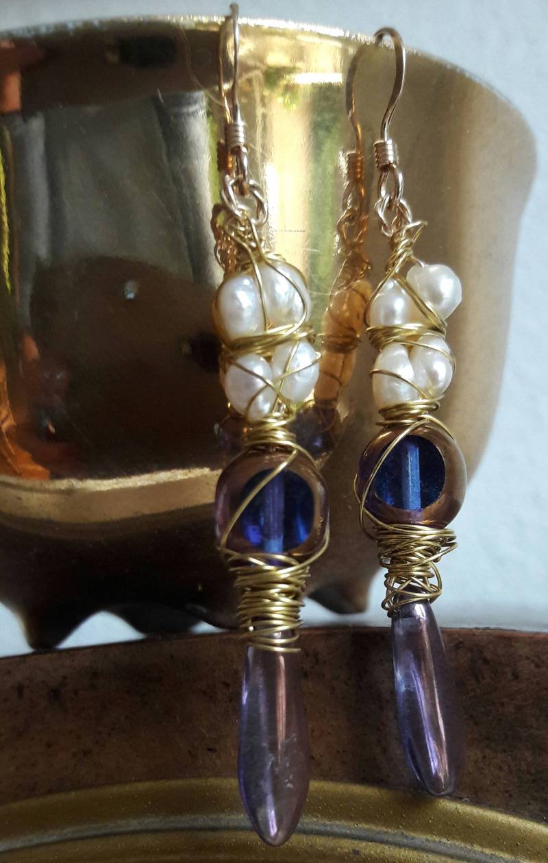 Goldgefüllte Ohrringe Mit Süßwasserperlen Und Glasperlen Nr. 23 Goldgefüllte Ohrringe Mit Süßwasserperlen Und Glasperlen Nr. 23 von JoyJewelryandCrafts