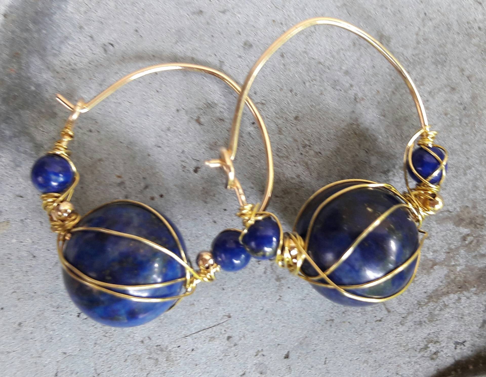 Goldgefüllte Und Lapislazuli-Ohrringe Mit Kleinen Goldperlen Nr. 27 Goldgefüllte Und Lapislazuli-Ohrringe Mit Kleinen Goldperlen Nr. 27 von JoyJewelryandCrafts