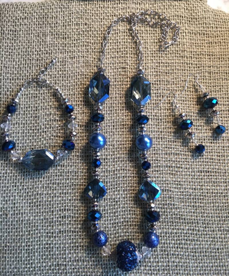 Denim Blau Perlen Halskette Set Denim Blau Perlen Halskette Set von JoyOfDixieDesigns