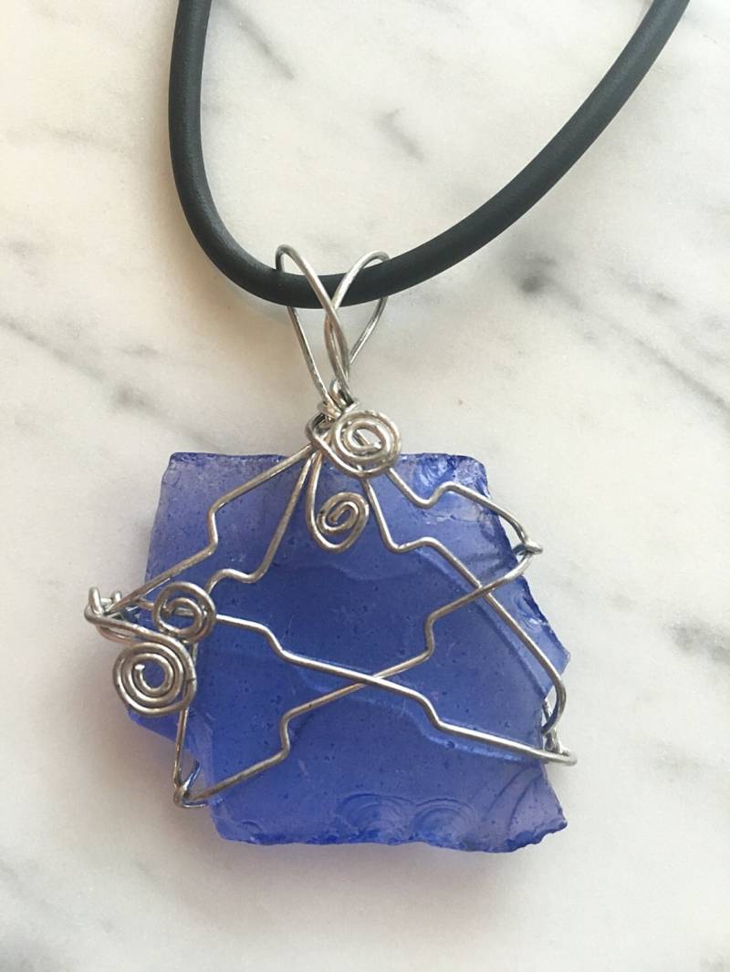 Echter Seeglas Wire Wrap Anhänger Blau Natürlicher Sea Glass Halskette Echter Seeglas Wire Wrap Anhänger Blau Natürlicher Sea Glass Halskette von JoyOfDixieDesigns