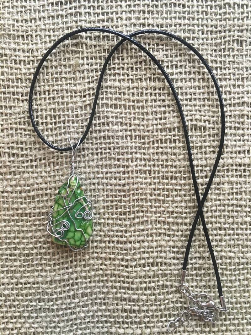 Frühlingsgrün Wire Wrap Halskette. Halskette Aus Grünem Jaspis. Frühlingsgrüner Jaspis Als Anhänger. Grüne Grüner von JoyOfDixieDesigns