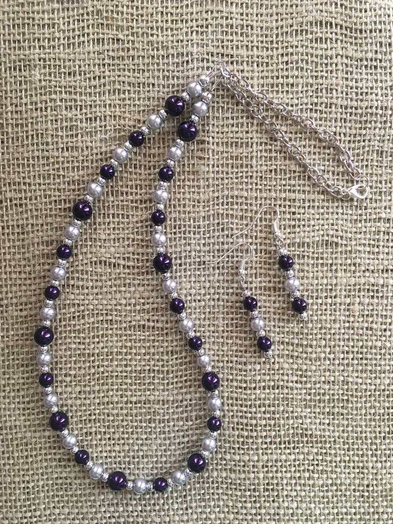 Lila Perlen Halskette Set Faux Silber Perlenkette Kette Lila Perlen Halskette Set Faux Silber Perlenkette Kette von JoyOfDixieDesigns