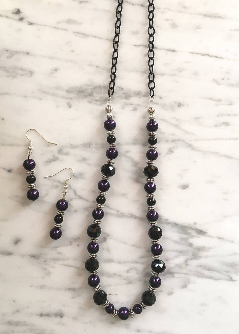 Lila Und Schwarze Halskette Kette Gothic Stil Classic Set Lila Und Schwarze Halskette Kette Gothic Stil Classic Set von JoyOfDixieDesigns