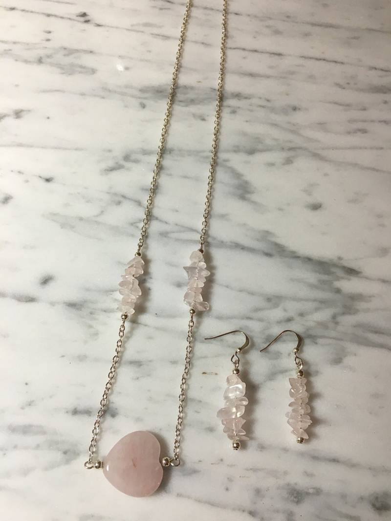 Rosenquarz Herzförmige Halskette Und Ohrringe Rosenquarz Herzförmige Halskette Und Ohrringe von JoyOfDixieDesigns