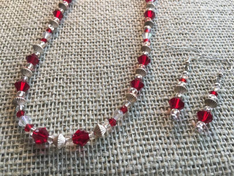 Rote Antik Silber Glasperlen Halskette Set Bicone Perlenkette Unikat Rote Antik Silber Glasperlen Halskette Set Bicone Perlenkette Unikat von JoyOfDixieDesigns