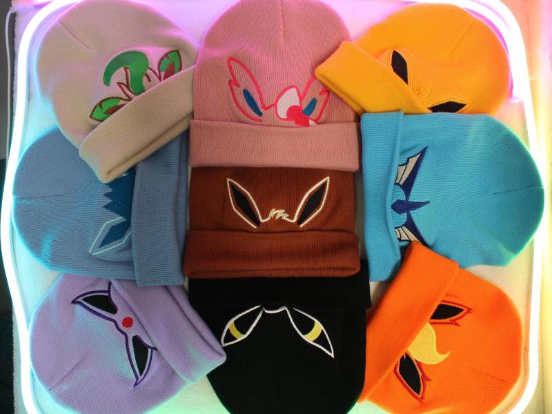 Bestickte Beanies Mit Tierohren Design, Wintermütze Aus 100% Polyacryl, One-Size/Einheitsgröße, 9 Verschiedene Designs Und Farben von JoyStickEmbroidery