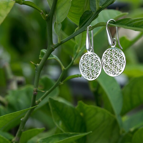 Elegant Flower Of Life Earrings Made 925 Silver - Handcrafted Sacred Geometry Jewelry Spiritual & Symbolic Design Jewelry Elegant Flower Of Life Earrings Made 925 Silver - Handcrafted Sacred Geometry Jewelry Spiritual & Symbolic Design Jewelry von JoyaJewelsSoul