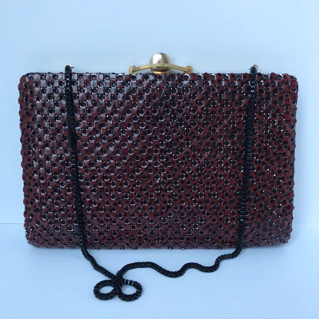 Vintage Maroon Metall Detail Clutch Vintage Maroon Metall Detail Clutch von Joycesclosetvintage