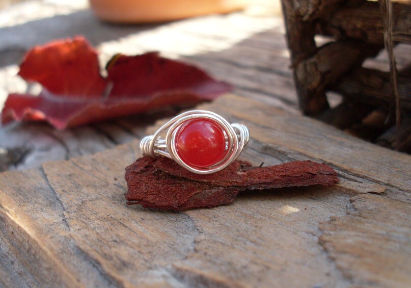 Rote Jade Edelstein-Ring, Ihre Größe Auf Bestellung, Dies Ist 7 Ready-To-Ship, Silber-Gefüllten Draht Umwickelt Ring Rote Jade Edelstein-Ring, Ihre Größe Auf Bestellung, Dies Ist 7 Ready-To-Ship, Silber-Gefüllten Draht Umwickelt Ring von JoyfulLittleRings