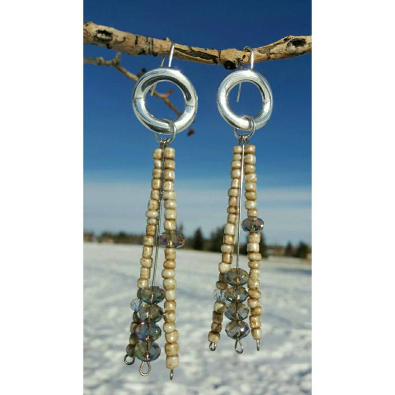 Crystal Ohrringe, Splitter, Beige Perlen Stammes-Schmuck, Einzigartige Ohrringe Crystal Ohrringe, Splitter, Beige Perlen Stammes-Schmuck, Einzigartige Ohrringe von JoyfulOrigins