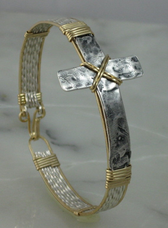 Siegreiches Kreuz Armband Siegreiches Kreuz Armband von JoyfulTatter