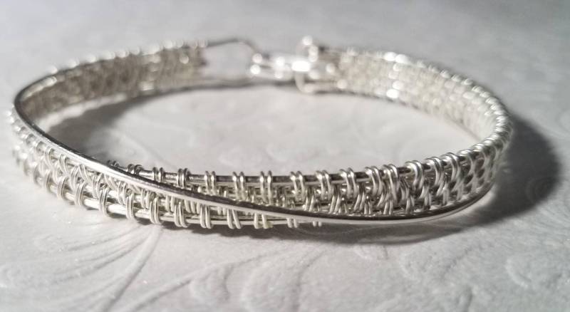 sterling Silber Gewebtes Wire Crossover Armband sterling Silber Gewebtes Wire Crossover Armband von JoyfulTatter